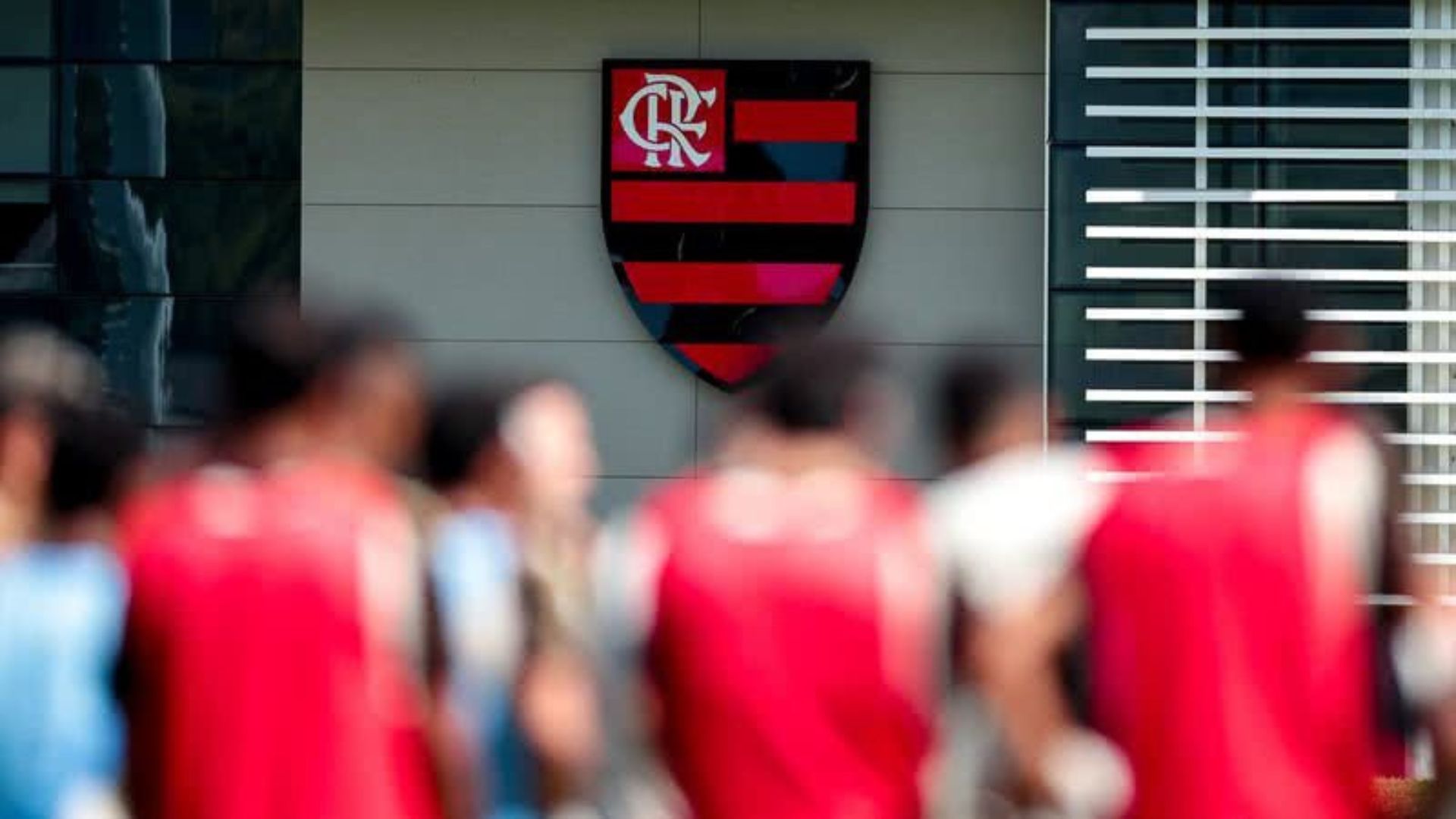 Craque gringo do Flamengo deseja sair após Copa do Mundo e clube carioca toma atitude drástica; saiba detalhes