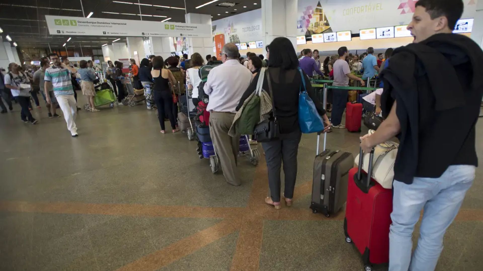 Aeroporto vai testar check-in e raio-X de passageiros fora do terminal; entenda