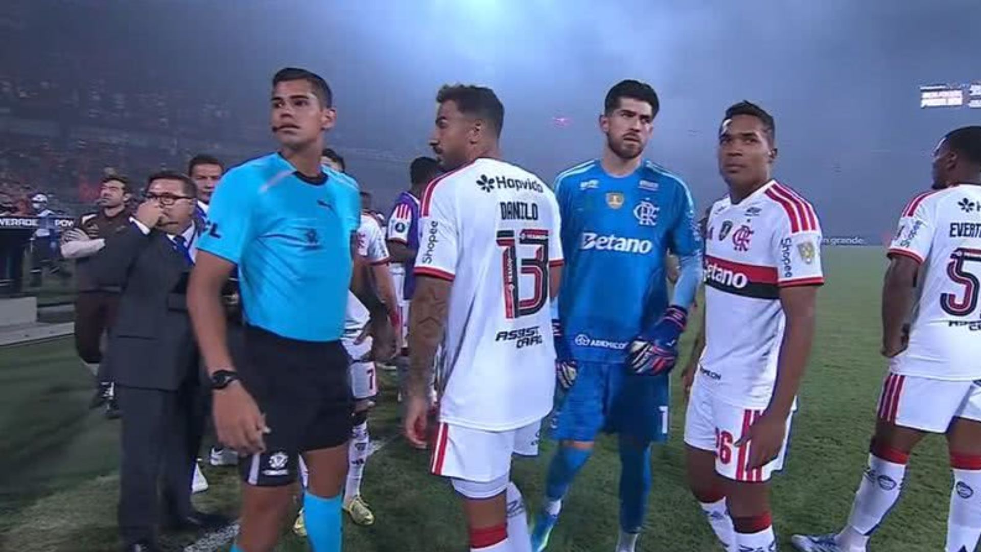 Conmebol toma decisão após partida marcada por invasão e violência na Libertadores