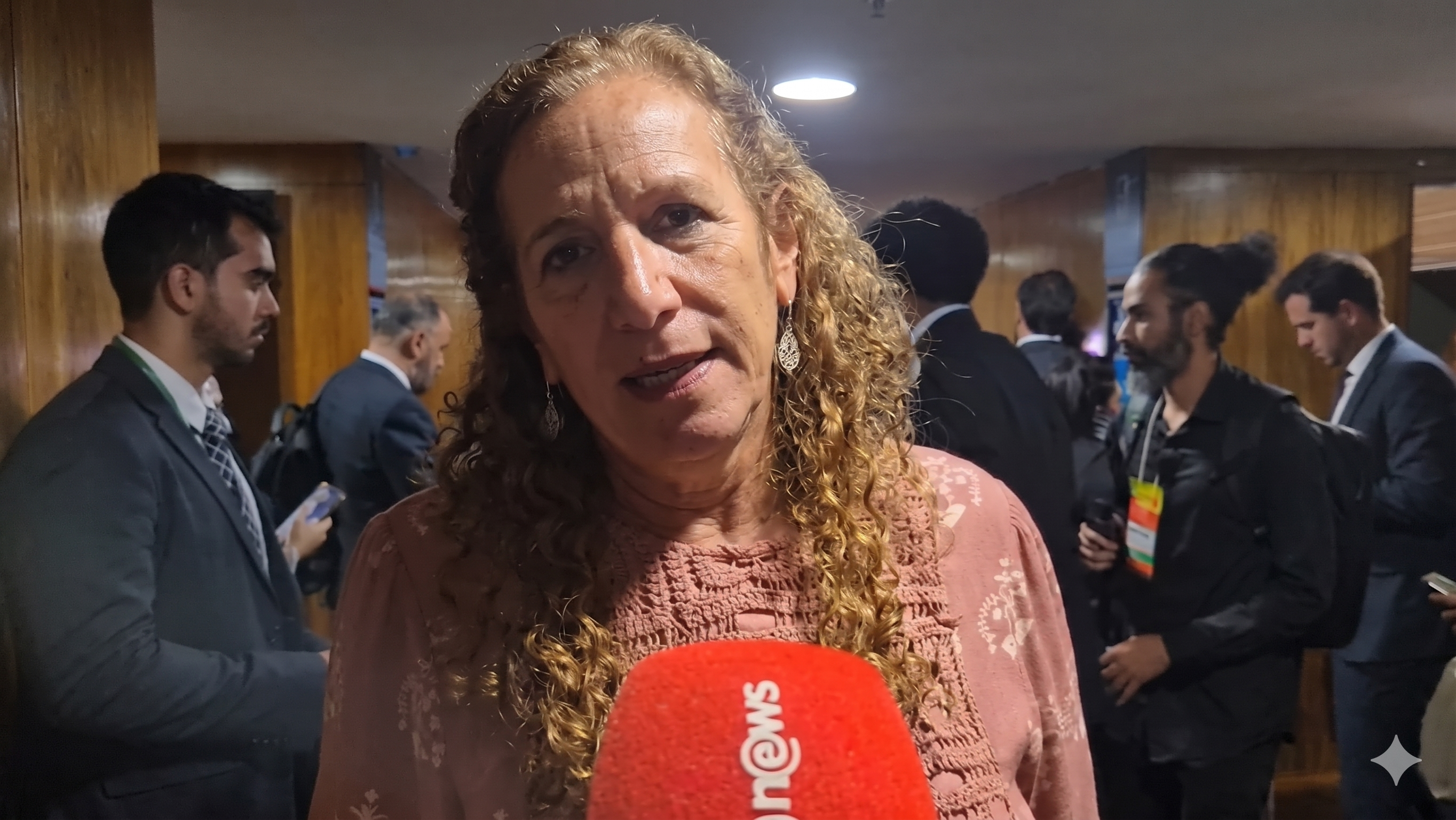 DIRETO DE BRASÍLIA: Jandira Feghali diz que bolsonarismo é 'corrupto até a alma'