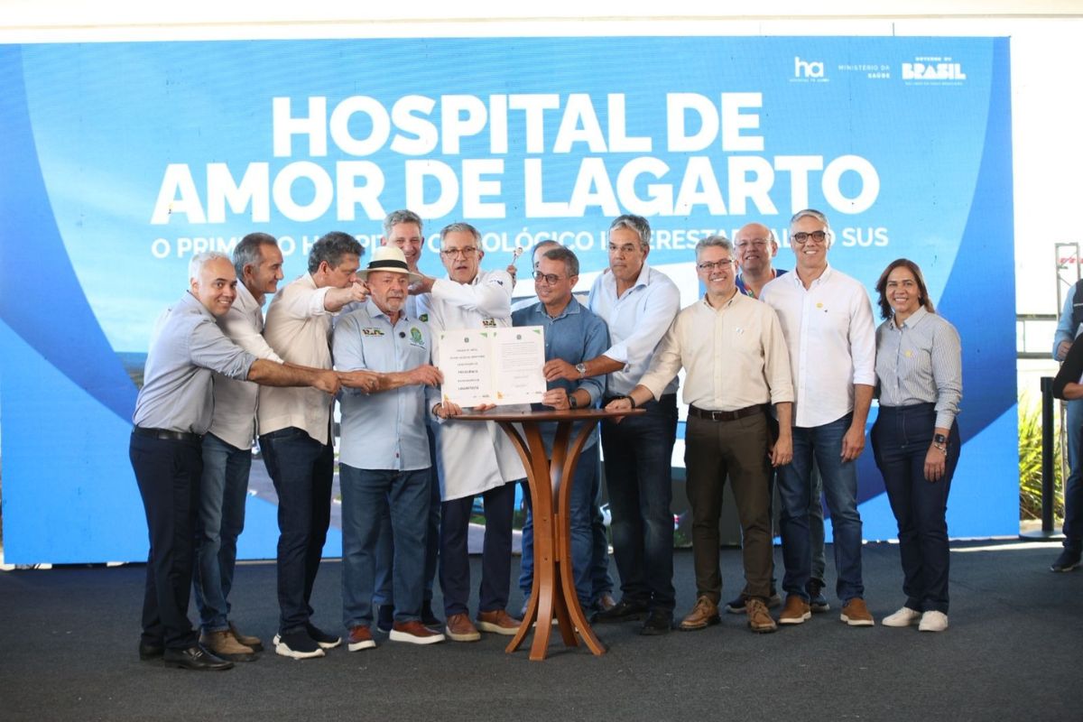 Lula visita primeiro hospital interestadual do Brasil; Roberta Santana celebra avanços no tratamento do Câncer