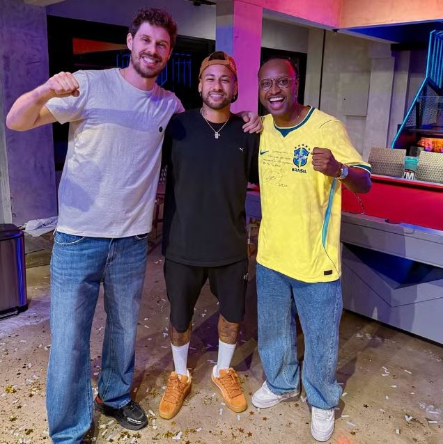 Thiaguinho e Bruninho na casa de Neymar, em Santos (Foto: Reprodução/Instagram)