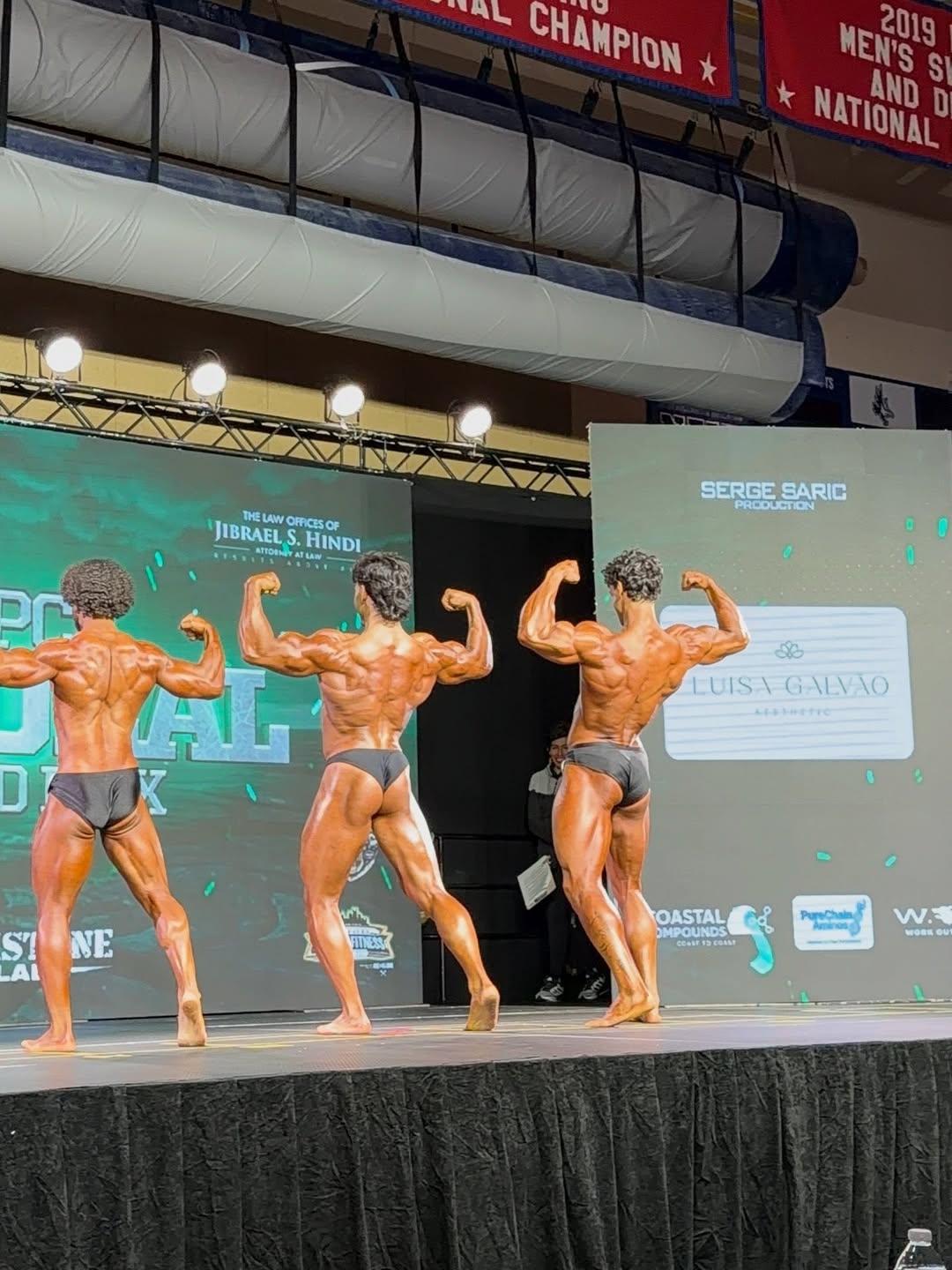 Victor Alexandre em competição de fisiculturismo