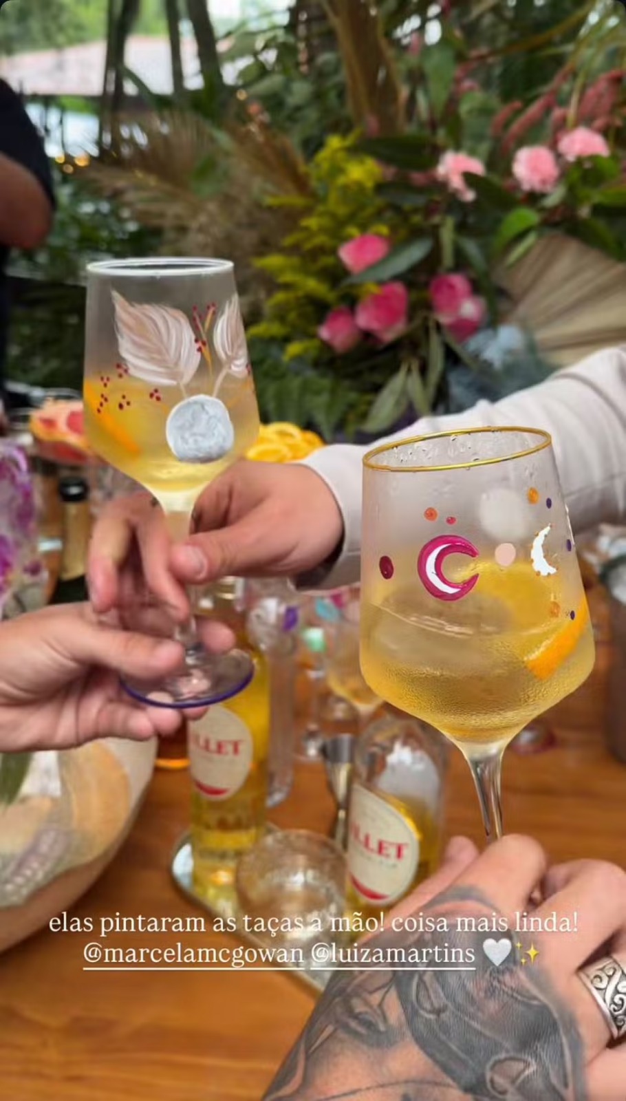 Taças do casamento de Marcela Mc Gowan e Luiza Martins — Foto Reprodução Instagram