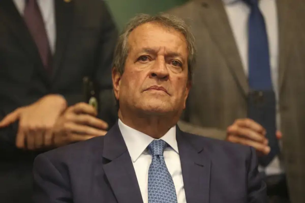 Valdemar Costa Neto descarta Michelle Bolsonaro e que Flávio “é o candidato para valer”