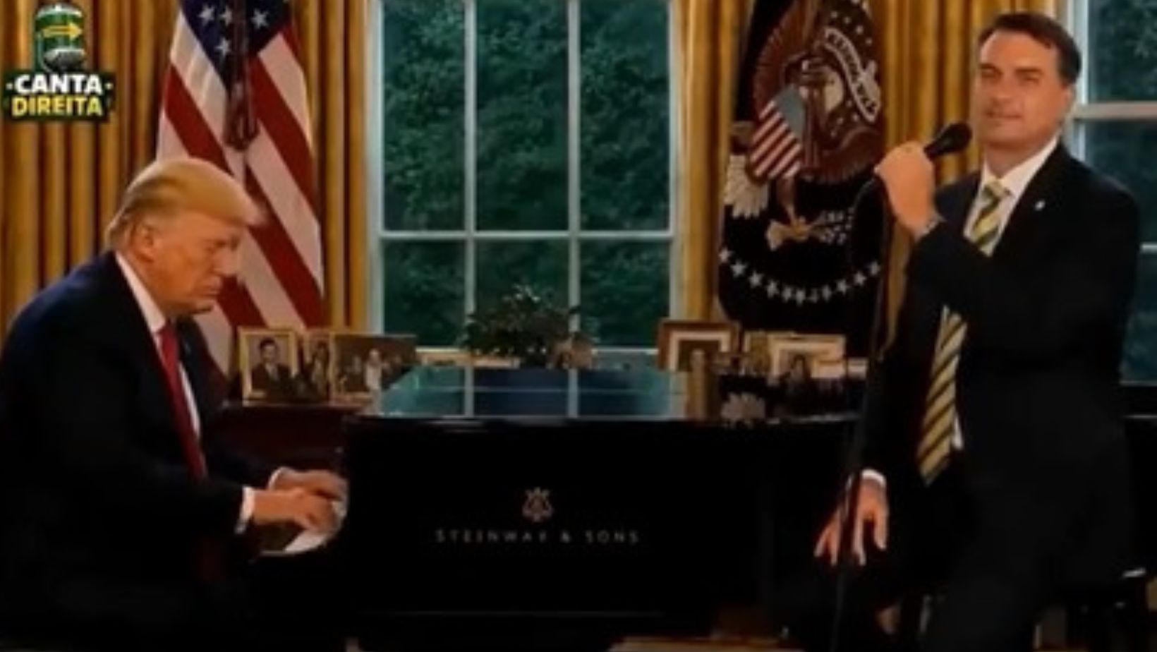 Eduardo Bolsonaro posta vídeo de IA com Flávio cantando, Trump ao piano e Lula na janela; assista