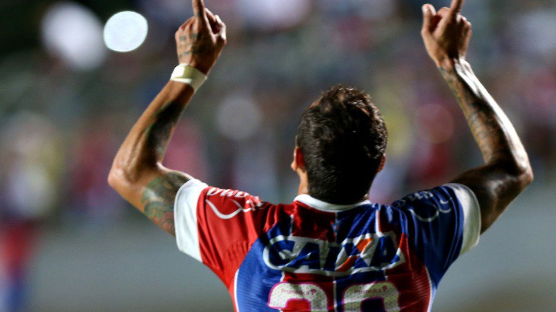 Xodó da torcida do Bahia é afastado de rival nordestino e tem futuro indefinido no clube após reunião de diretoria