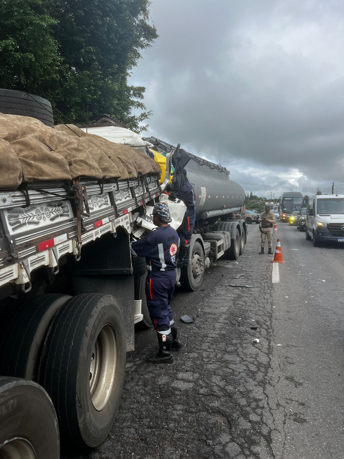 Acidente na BR-324