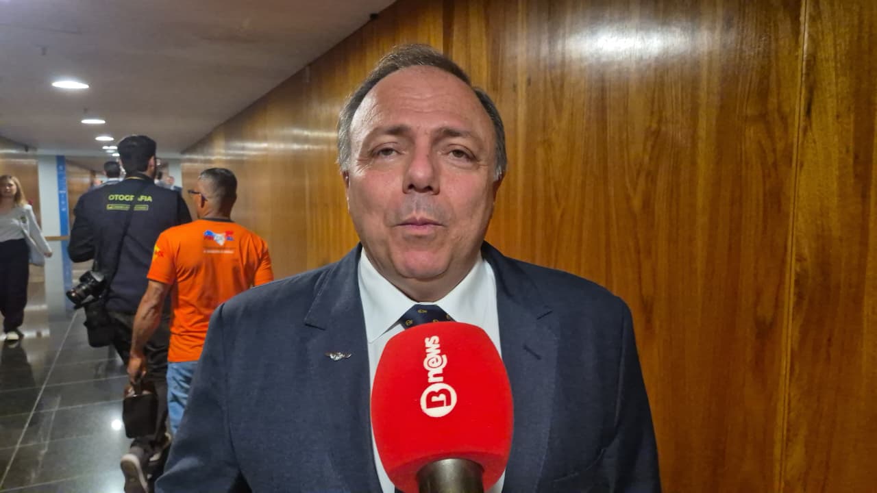 DIRETO DE BRASÍLIA: “Flávio Bolsonaro fez tudo sem dolo”, diz Eduardo Pazuello após vazamentos dos áudios com Vorcaro