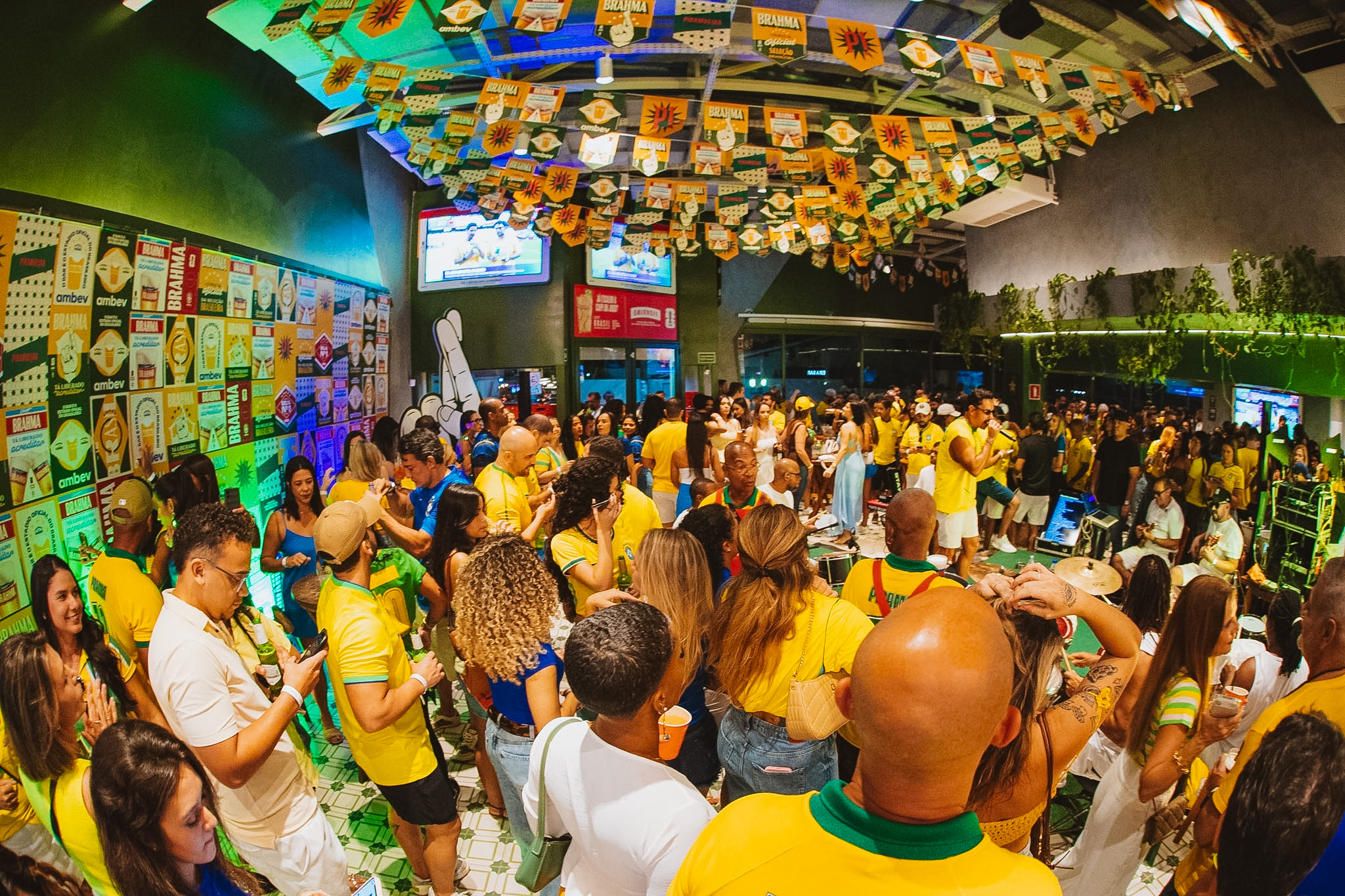 Copa no Pirambeira reúne torcedores na Pituba e limpeza se destaca no pós-jogo; veja vídeo