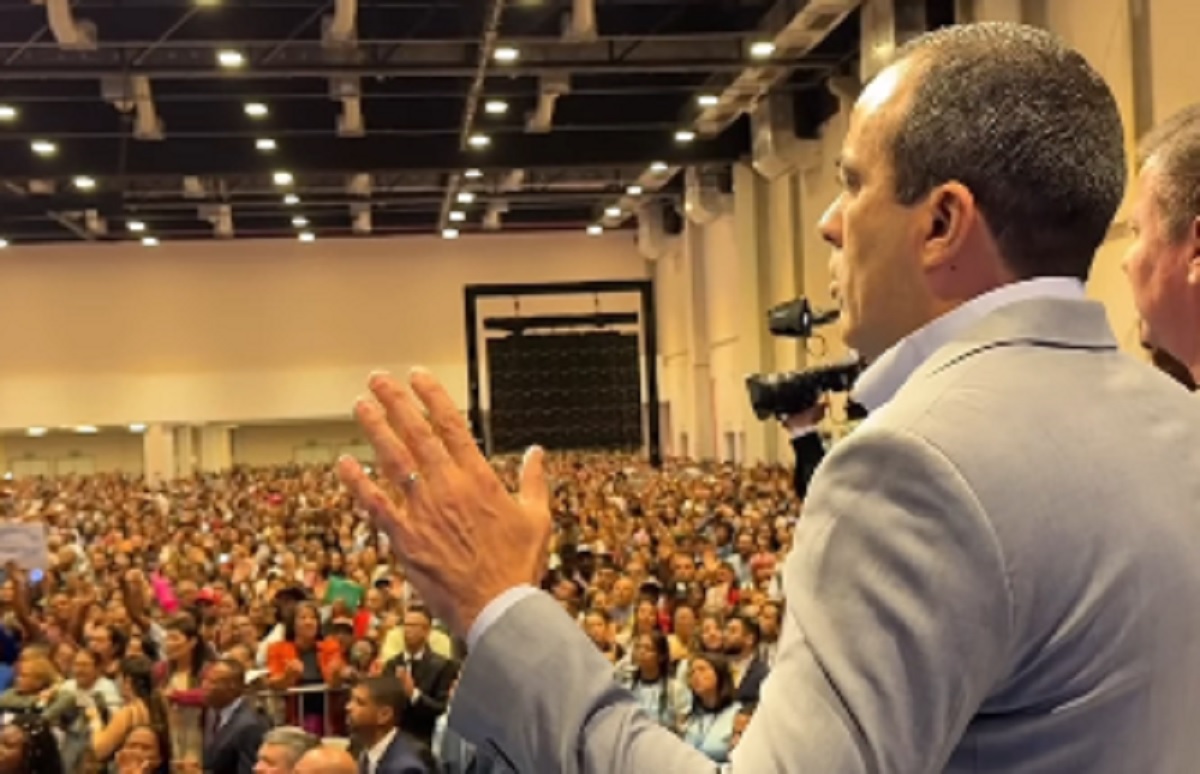 Com popularidade em queda, Bruno Reis apela para vídeo orando em igreja evangélica; veja vídeo