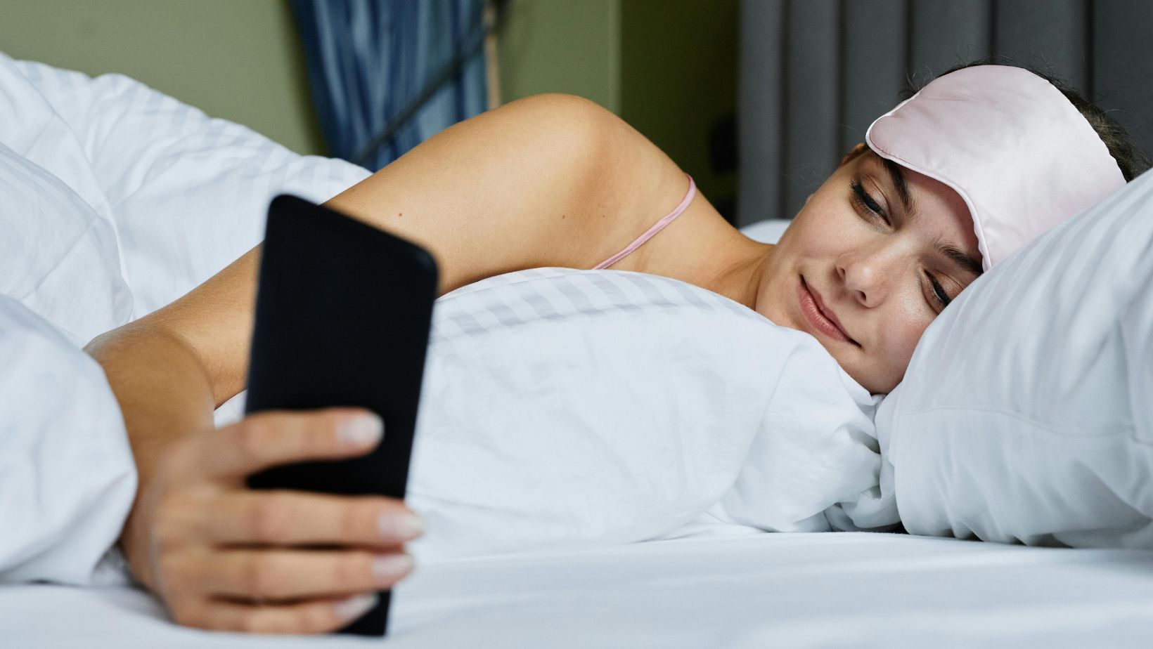 Hábito comum com celular indica traços de personalidade e pode impactar o cérebro; você faz isso?