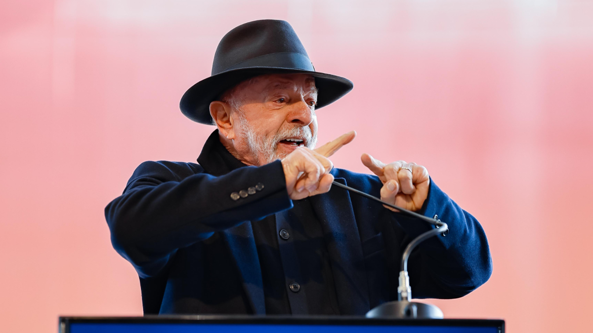 Lula critica governador aliado de Bolsonaro por tentar extinguir cotas raciais: "Hitler tentou fazer isso"