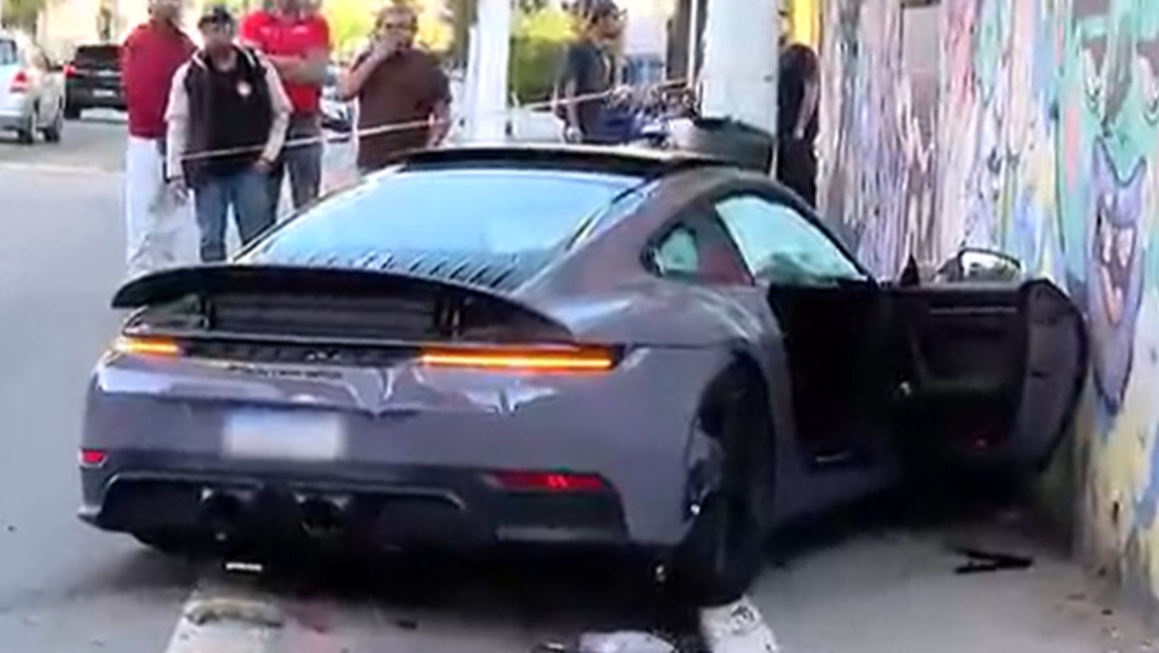 Famoso influenciador maromba se envolve em acidente com carro de luxo em SP; veículo é avaliado em mais de R$1 mi
