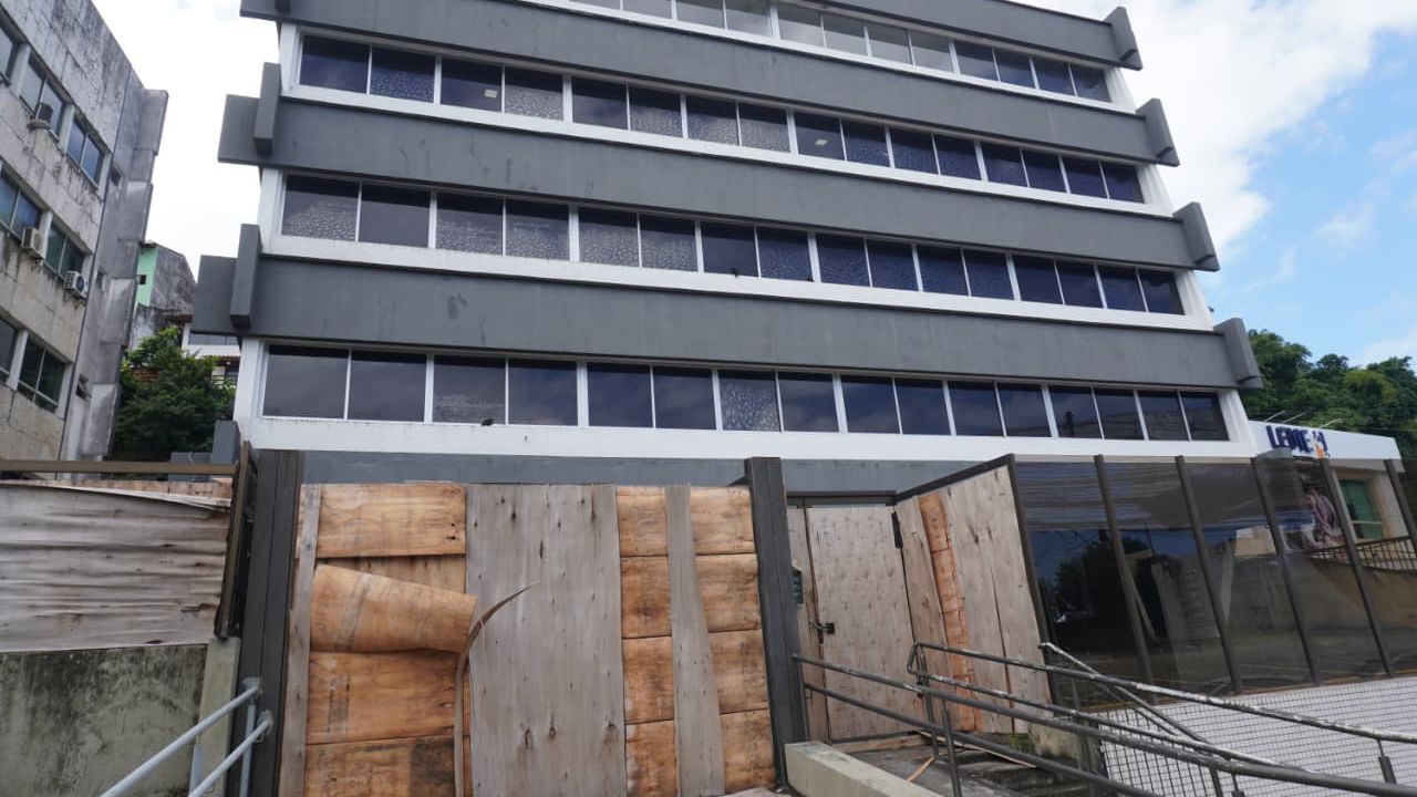 A anatomia de uma tragédia: Ex-secretário de Saúde, contratos milionários e pacientes cegos revelam bastidores do Caso Clivan