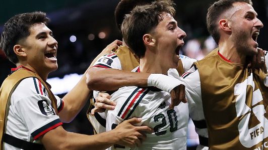 México vence Tchéquia e garante campanha perfeita na primeira fase