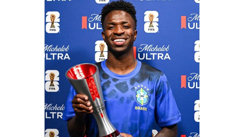 Vini Jr. de cara nova: confira o novo visual do craque