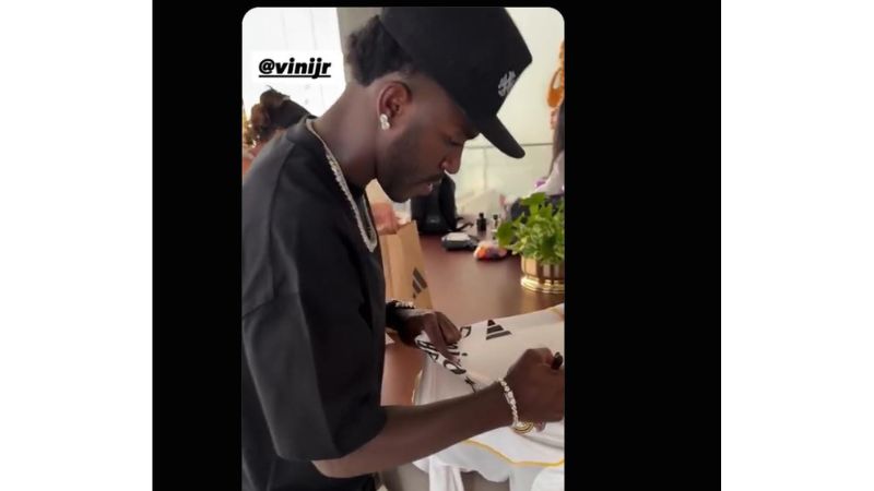 Vini Jr. de cara nova: confira o novo visual do craque
