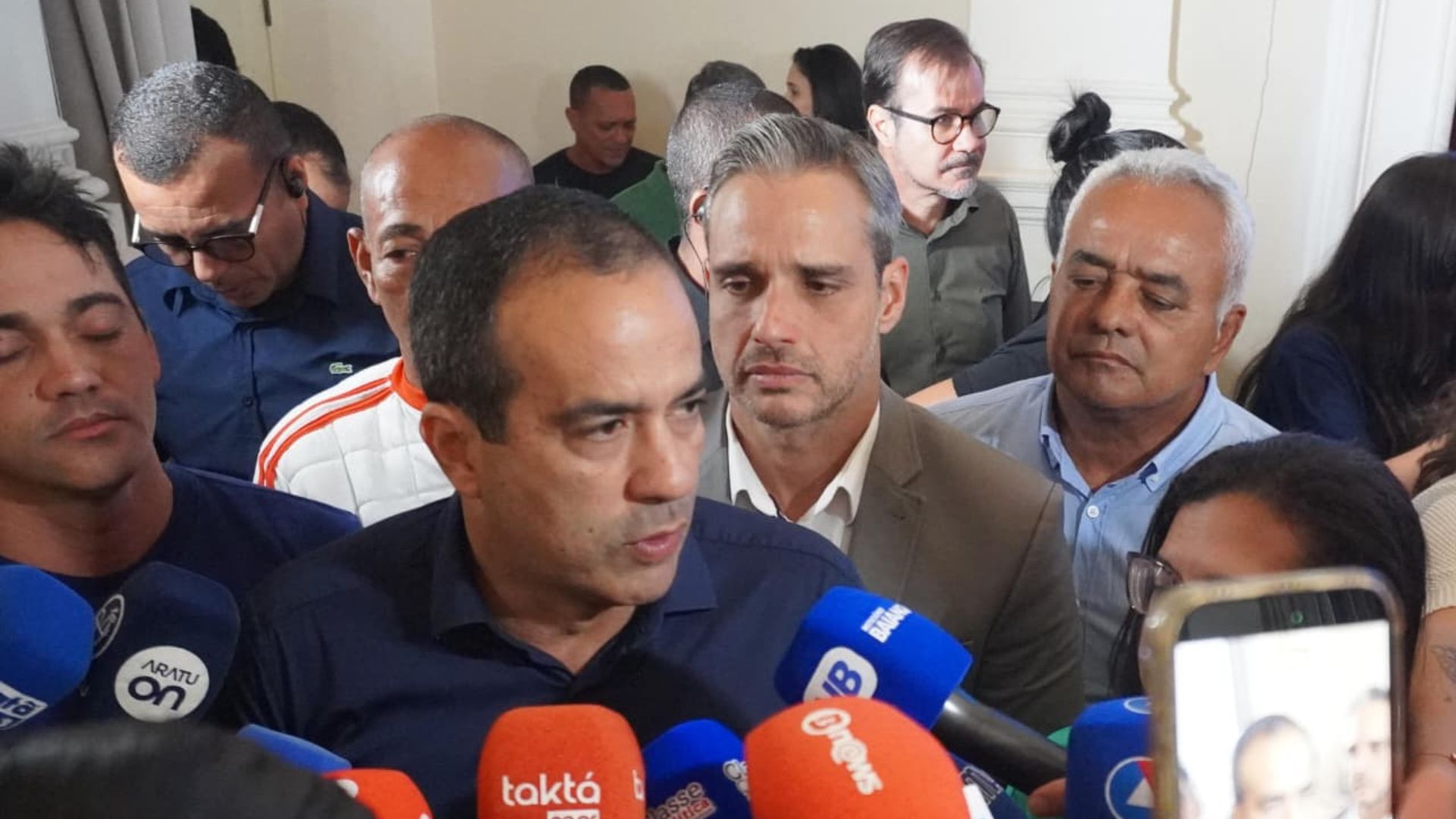 Bruno Reis aponta crescimento de ACM Neto no interior da Bahia e dispara: "Decepção com o atual governador" - QTU Questões do Universo
