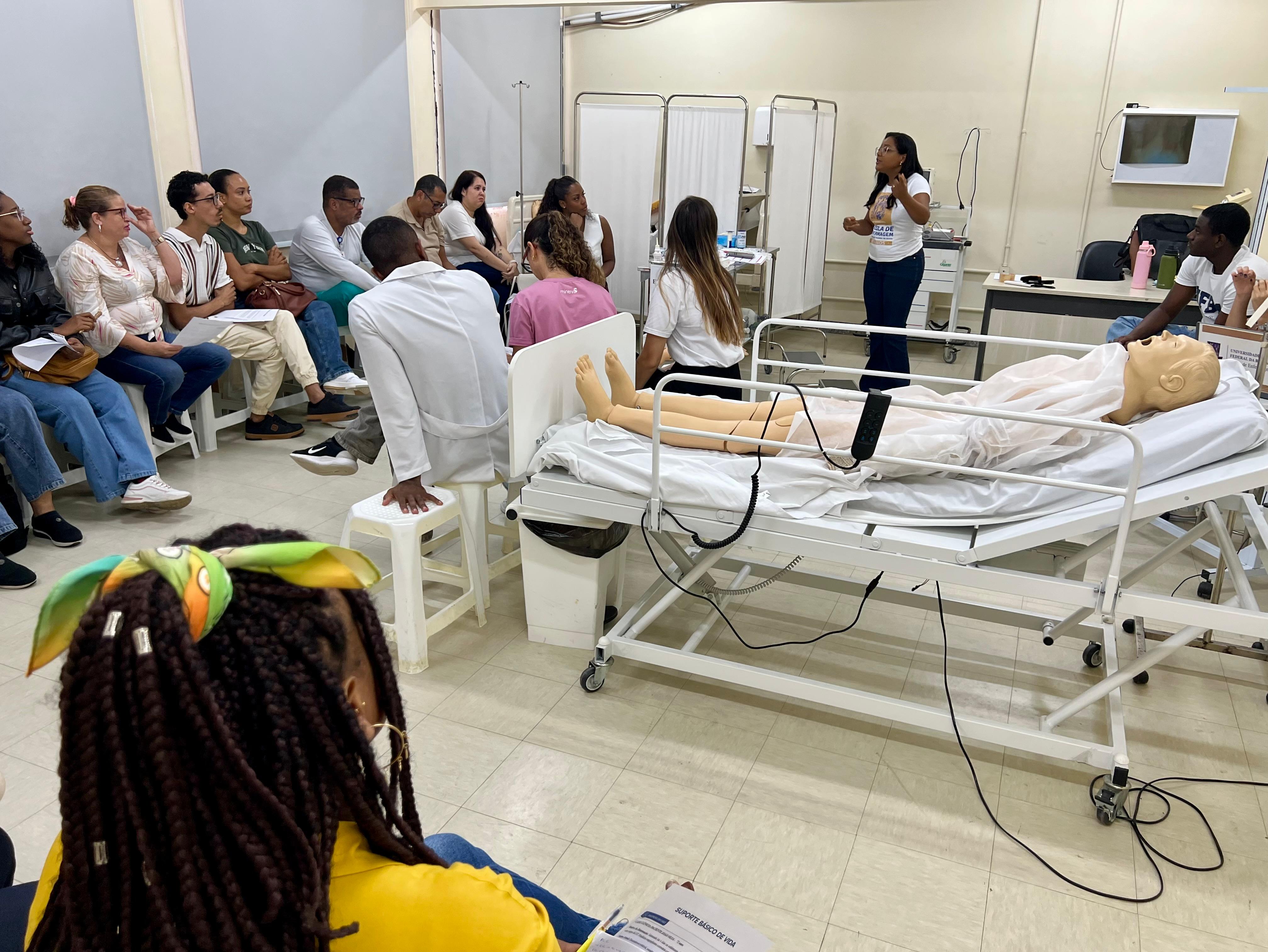 Escola de Enfermagem da UFBA e Hospital de Brotas firmam parceria para reciclagem técnica de profissionais