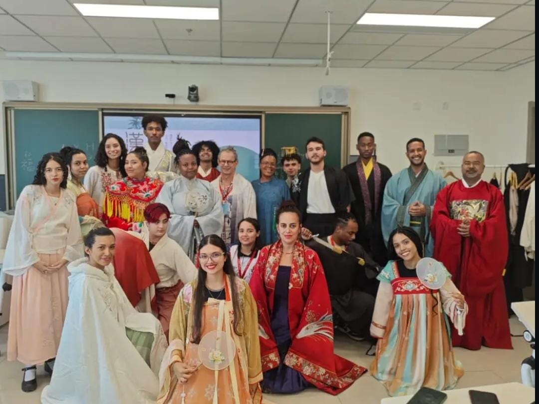 Estudante da UNEB vive intercâmbio cultural e tecnológico na China