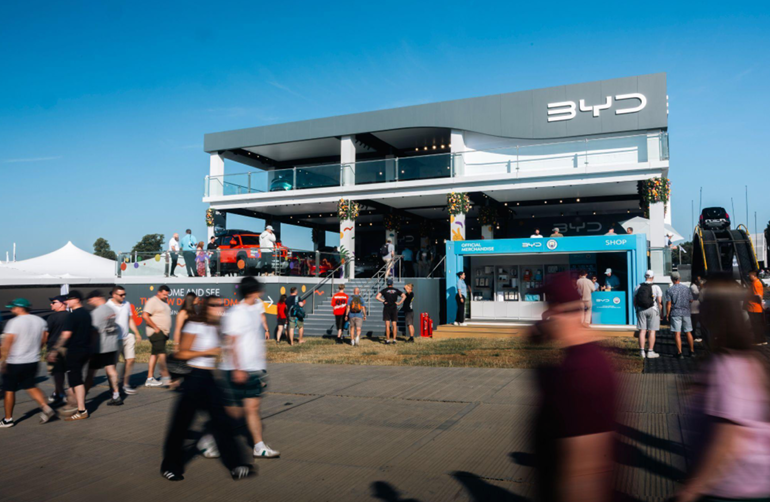 Galeria: veja os carros da BYD e Yangwang que chamaram atenção em Goodwood 2026