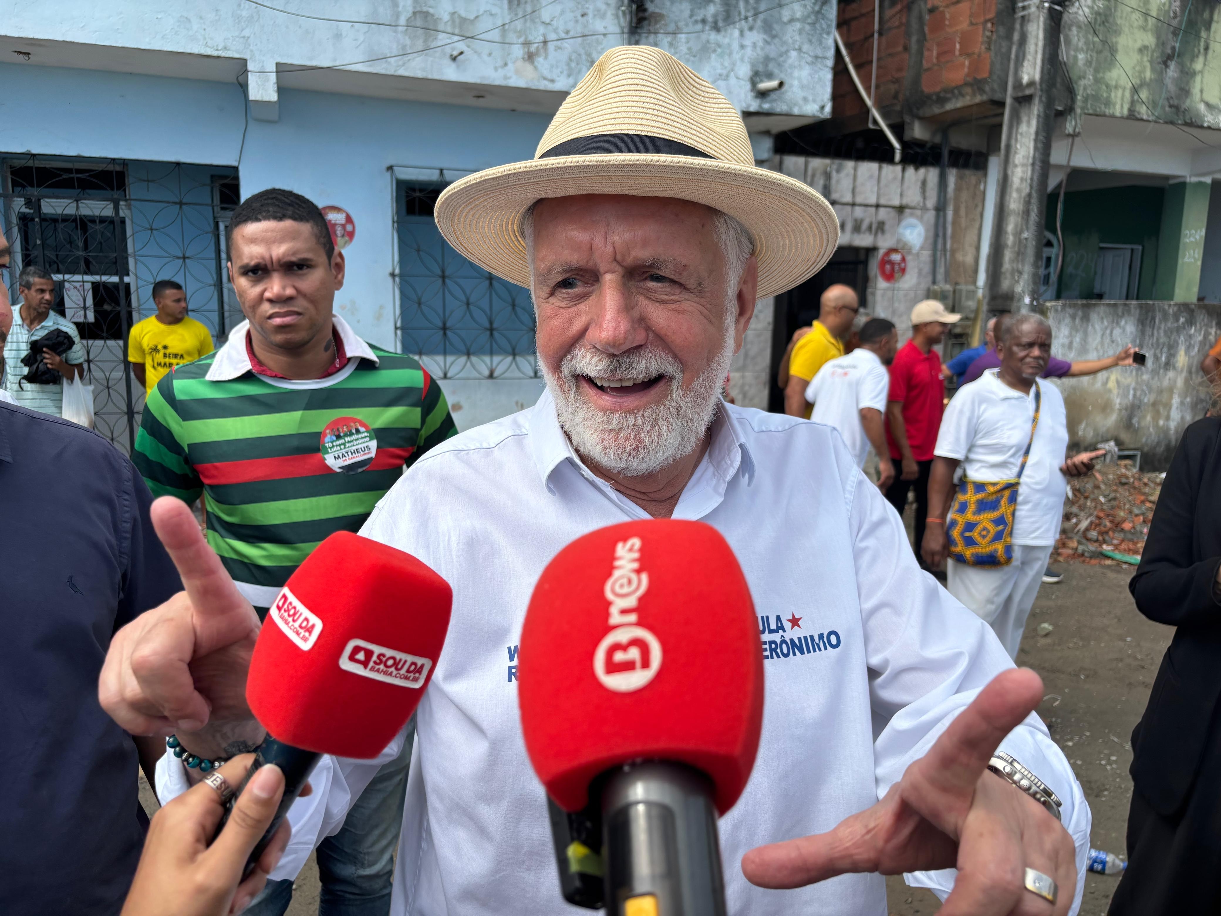 "Dá até vontade de rir", diz Jaques Wagner sobre polêmica com terreno em Camaçari