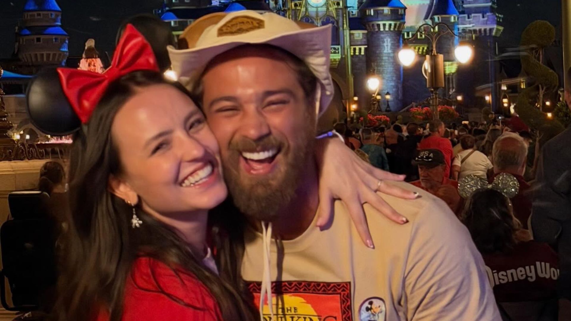 Marido de Larissa Manoela faz mudança radical no visual e atriz reage: "Vai embora"