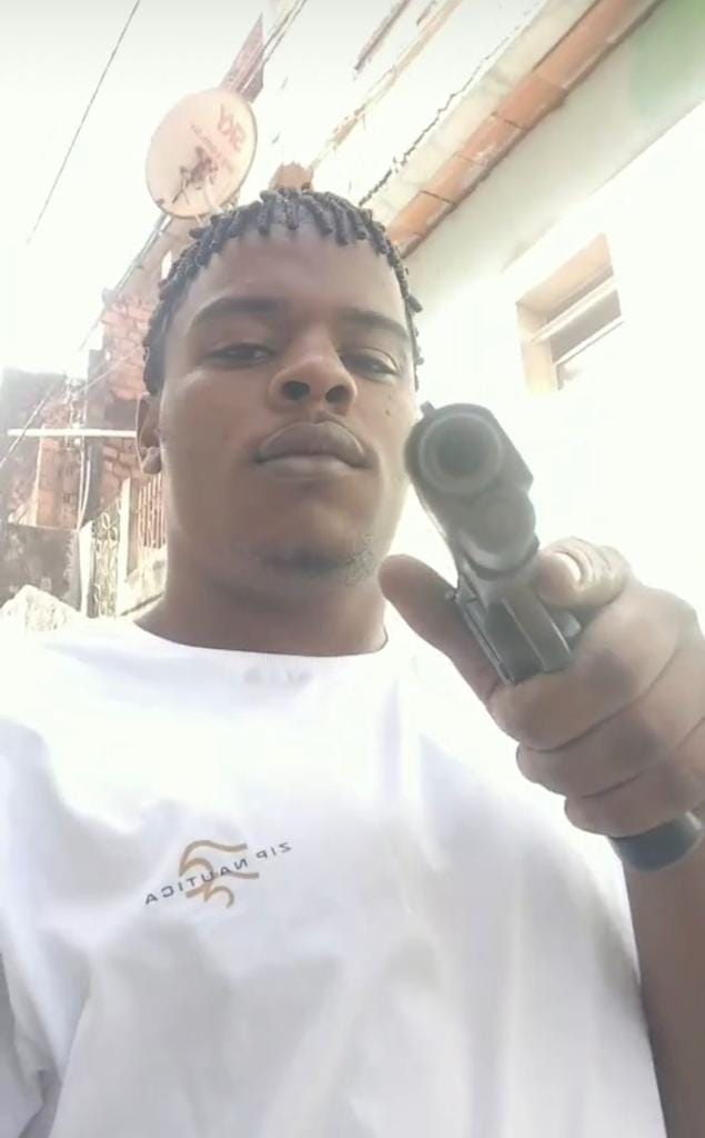 Foto de um dos suspeitos divulgada pela SSP