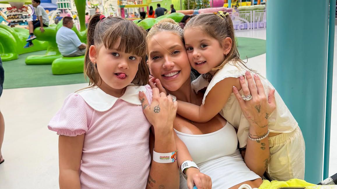 CLIMA DE FAMÍLIA? Vini Jr. surge brincando com as filhas de Virginia em iate de luxo na Itália 