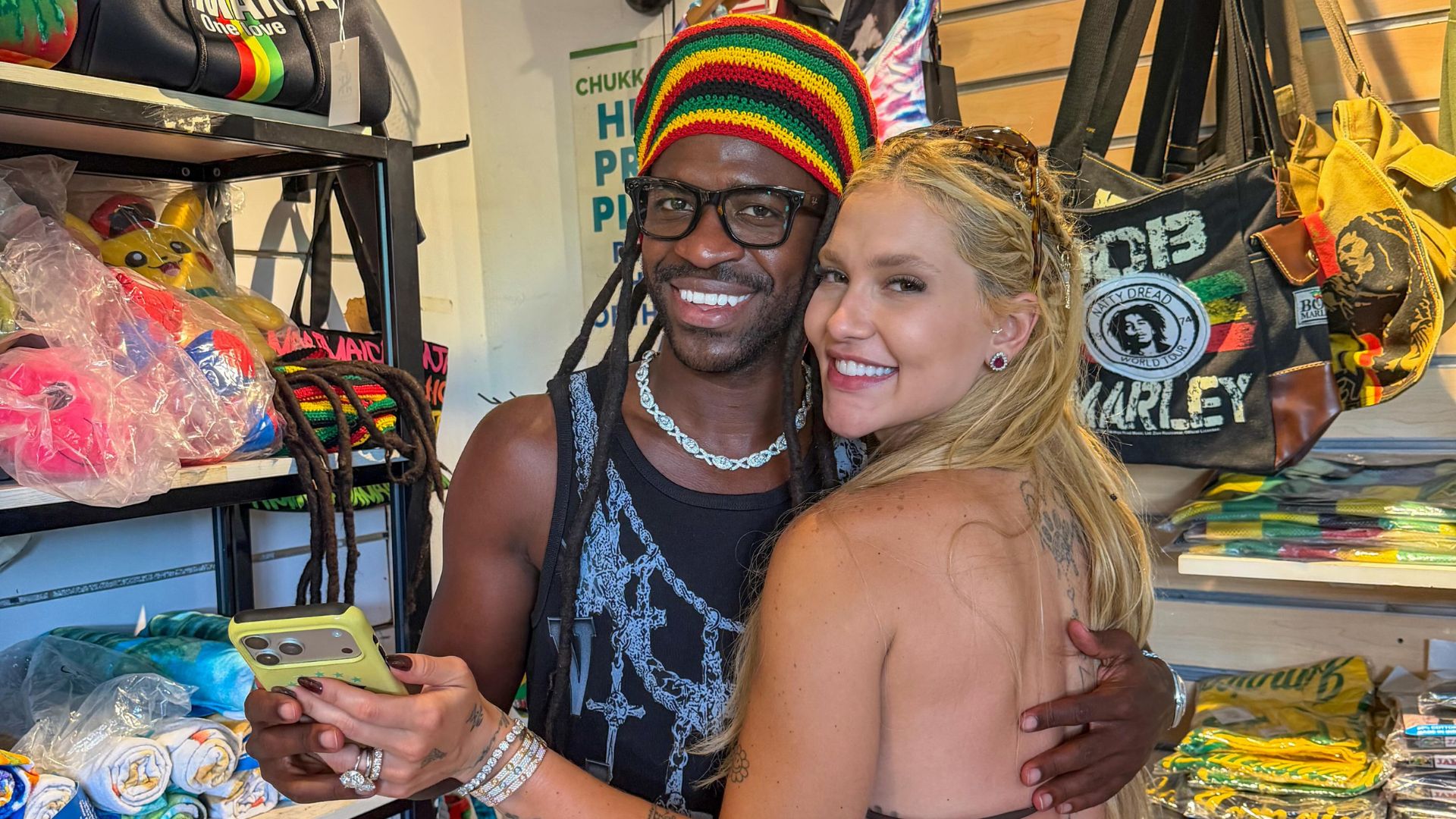 Virginia abre álbum de fotos da Jamaica e Vini Jr. rouba a cena com declaração