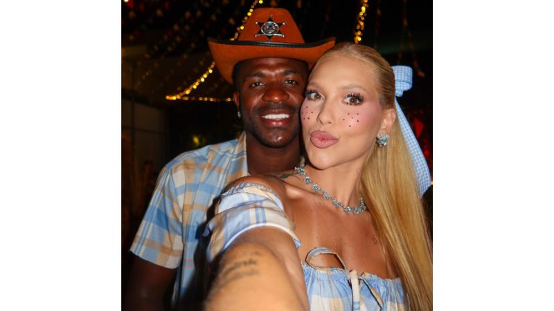Virginia Fonseca e Vini Jr. celebram namoro com festa julina