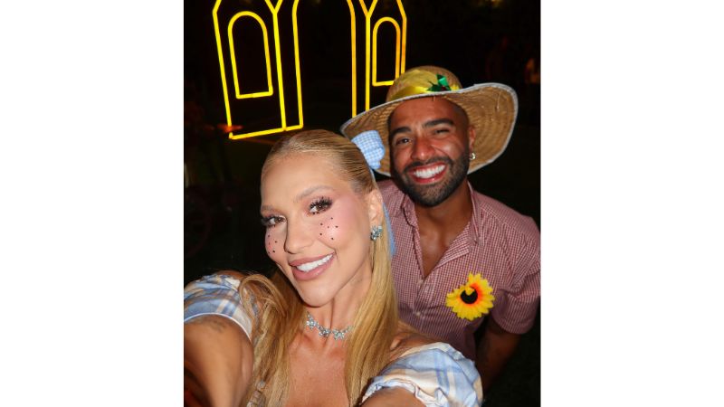 Virginia Fonseca e Vini Jr. celebram namoro com festa julina