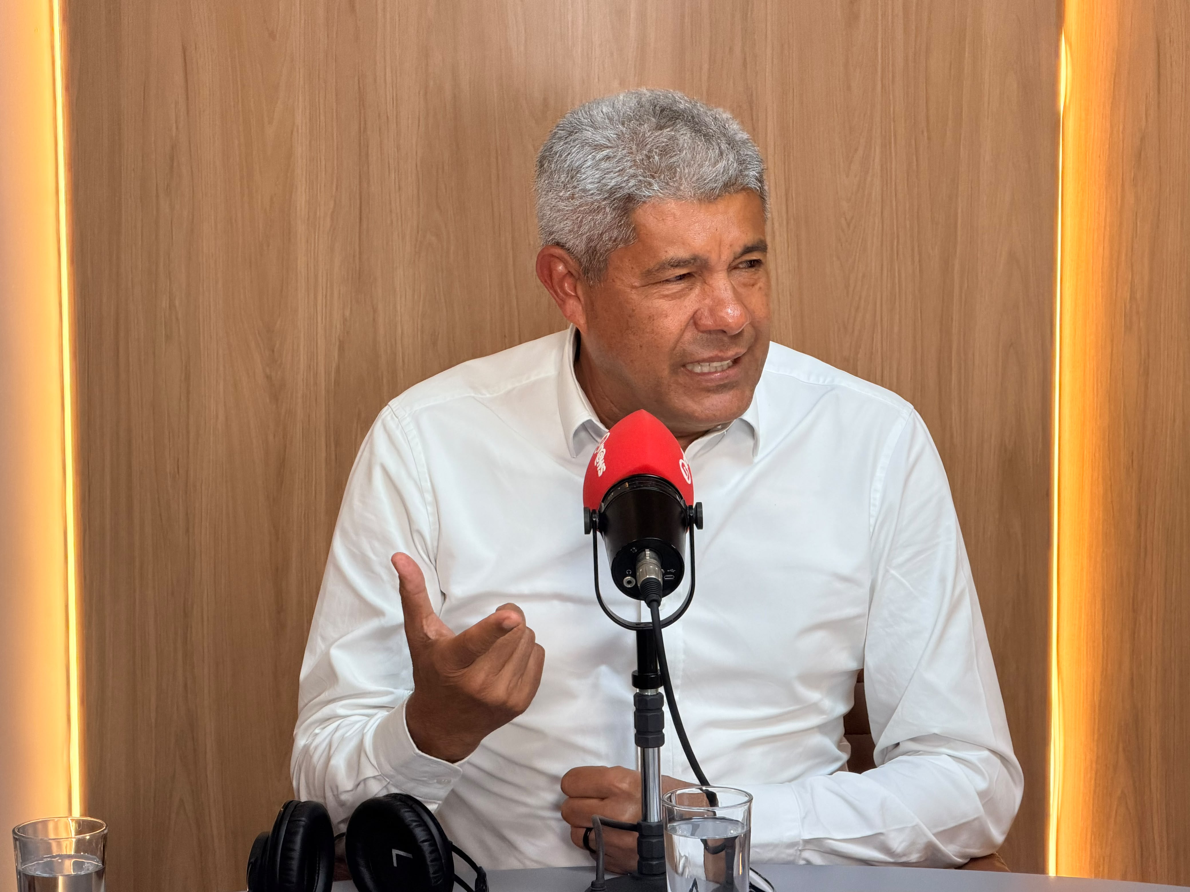 Jerônimo afirma que ACM Neto gosta de “humilhar” e aponta preconceito do opositor