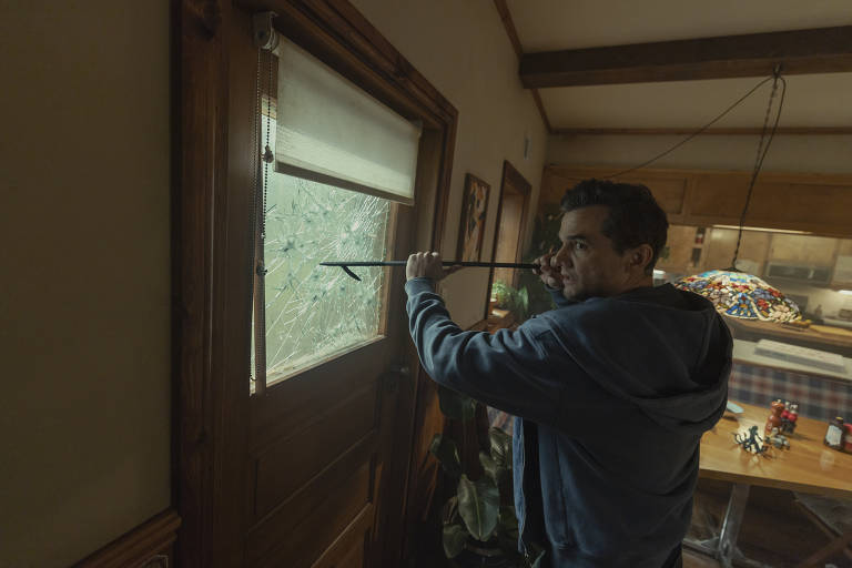 Com 112 minutos de duração, o longa estreou na última sexta-feira (7) - Imagem: Reprodução/ Netflix
