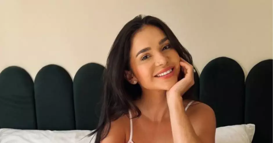 Gizelly Bicalho 