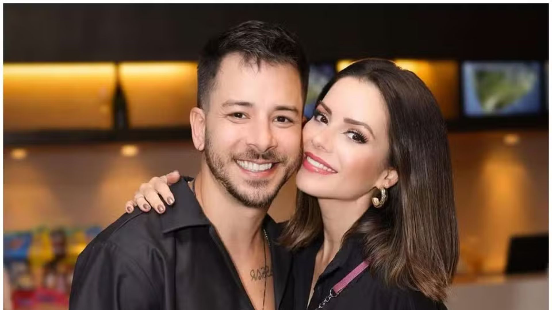 Junior Lima cresceu sob os holofotes ao formar, ainda criança, a dupla Sandy & Junior com a irmã — Foto: Reprodução/Instagram