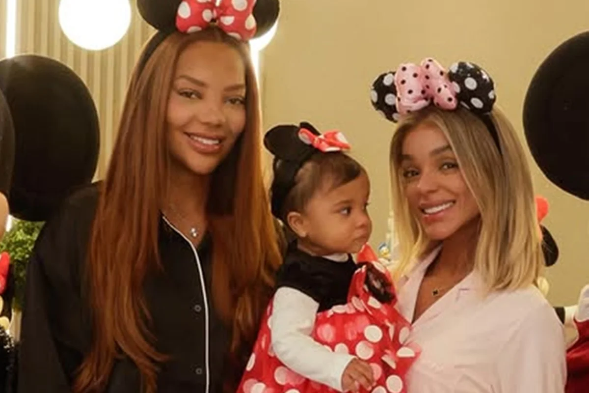 Brunna Gonçalves e Ludmilla com a filha Zuri