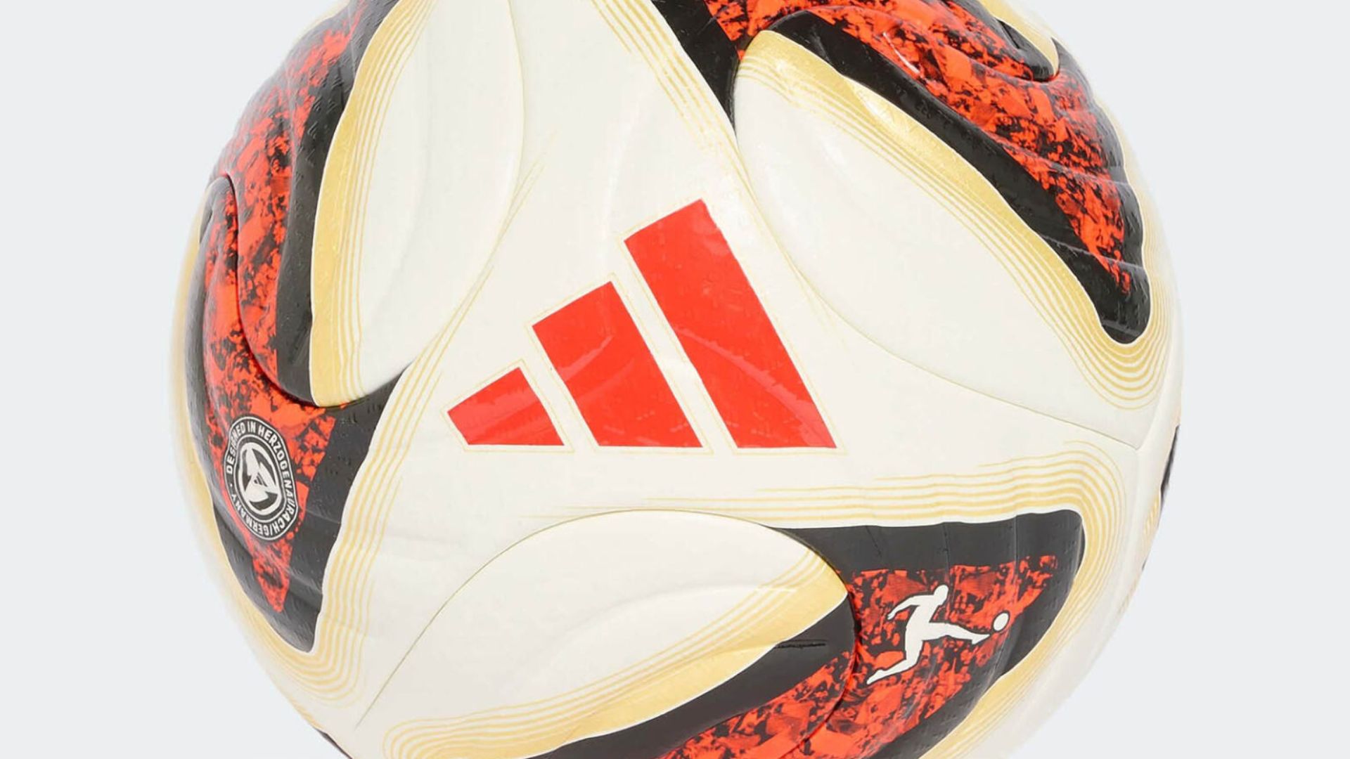 Bola adidas TORFABRIK 2026/27 - Foto: Divulgação / Adidas