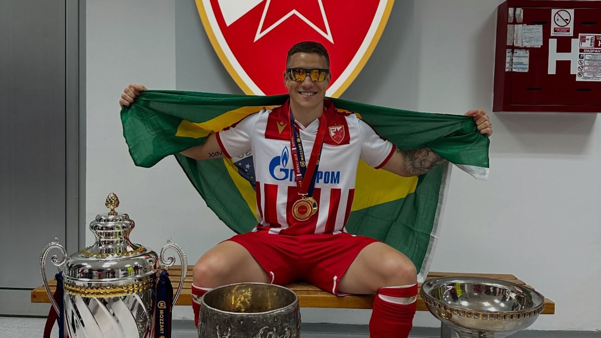 Bruno Duarte com as cores do Estrela Vermelha - Foto: Reprodução / Redes Sociais / Instagram / @b_9duarte