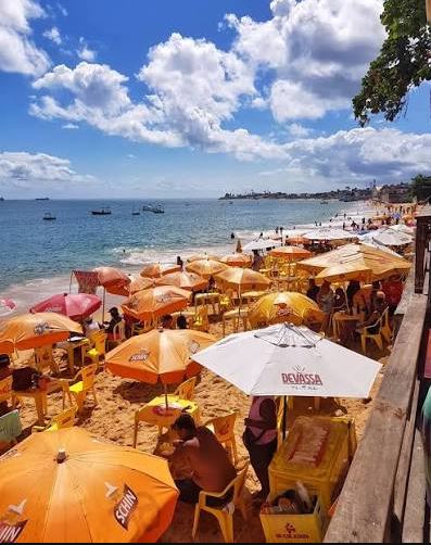 Praia de Cantagalo está imprópria para banho | Reprodução/Redes sociais