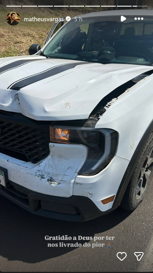 Matheus Vargas mostrou os estragos no carro após o acidente e agradeceu por ninguém ter se ferido: “Gratidão a Deus por ter nos livrado do pior” — Foto: Reprodução/Instagram