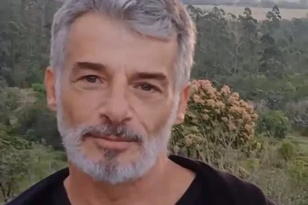Ator e palhaço Carlos José Cesare