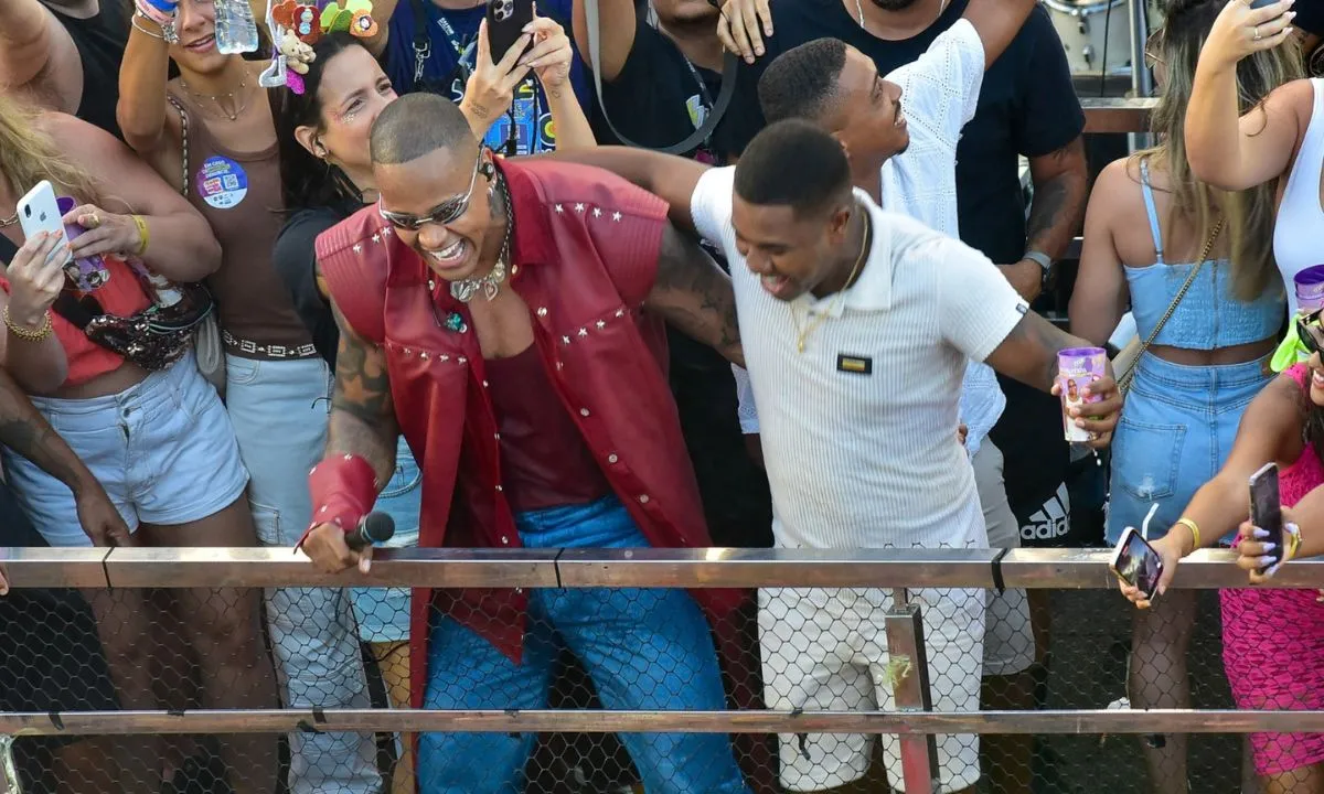 Davi Brito no trio de Leo Santana no Carnaval de Salvador (Jesus de Carvalho / Agnews)