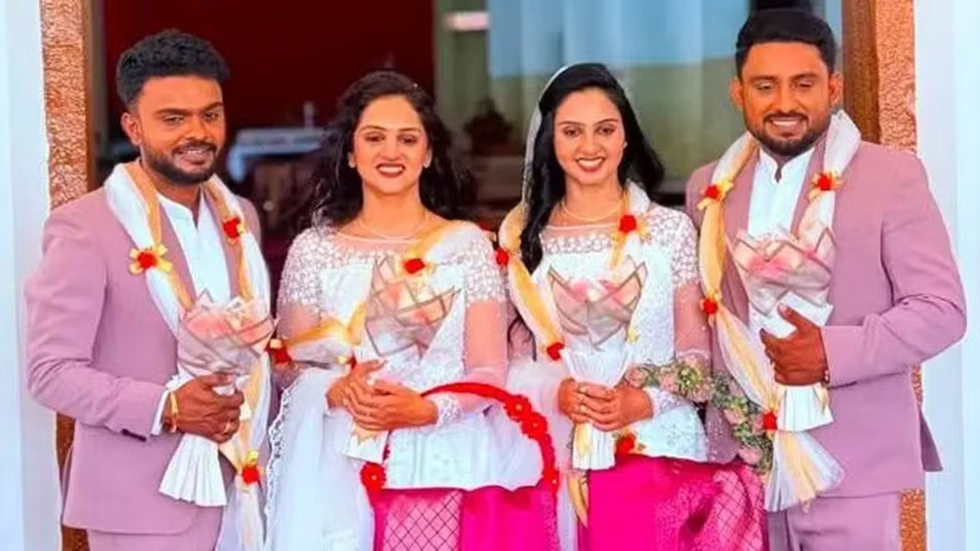 Irmãos gêmeos Akhil e Nikhil Thomas se casaram com as irmãs gêmeas Magi e Maria Mary em cerimônia que viralizou nas redes sociais. Foto: Acervo da família via BBC