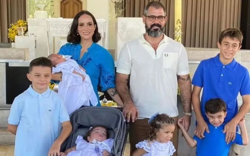 Juliano Cazarré e família