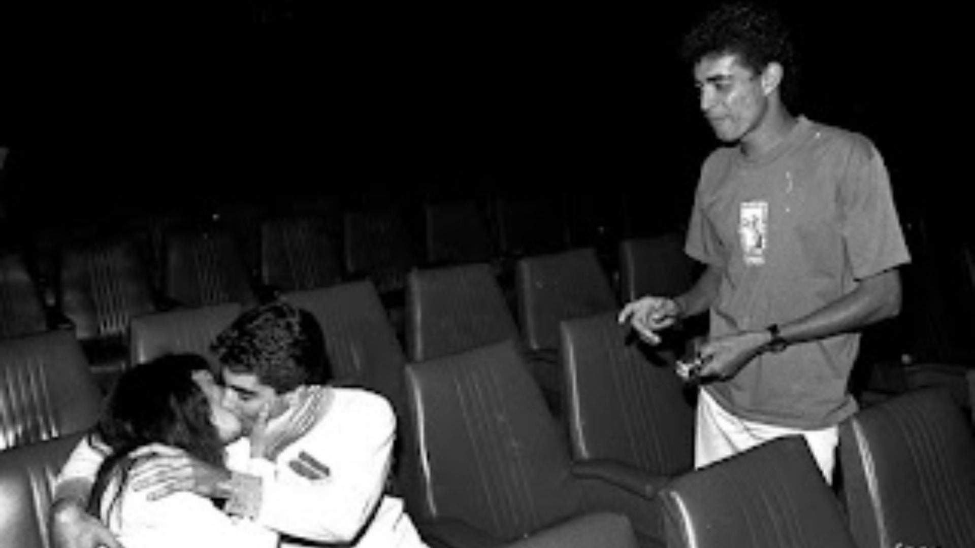 No escurinho do cinema - Cine Ouro Verde (06/08/1991)
