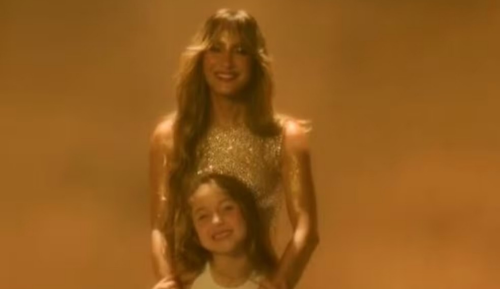 Claudia Leitte e Bela | Reprodução / YouTube 