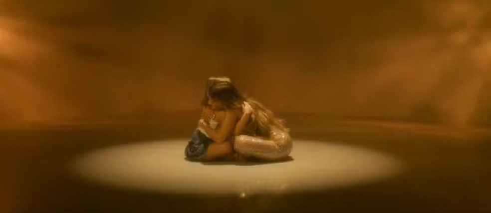 Claudia Leitte e Bela | Reprodução / YouTube 
