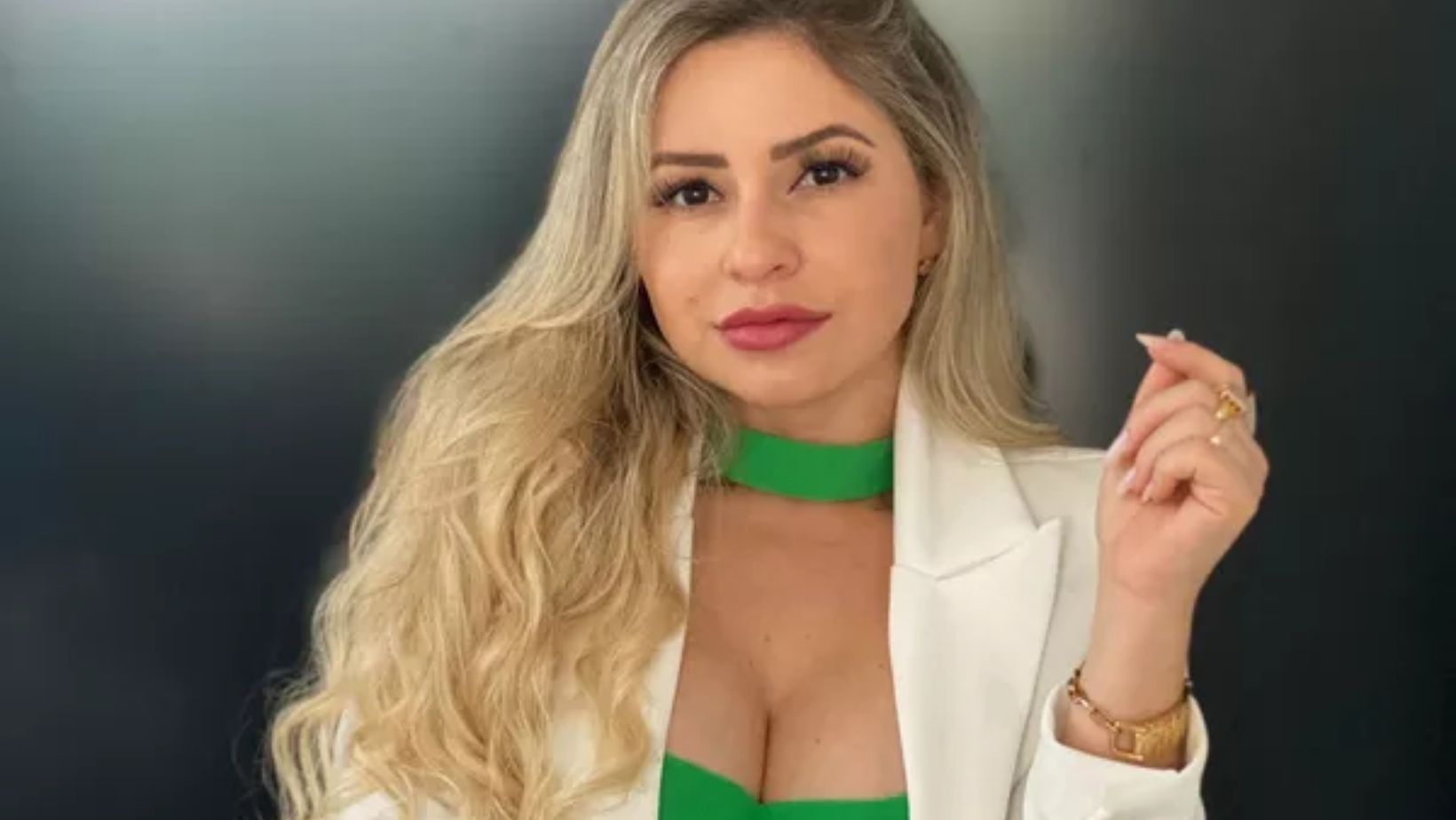 Candidata baiana e ex-CEO do Corujão reage após internauta sugerir perfil no Privacy - QTU Questões do Universo
